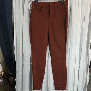 #128 Eddie Bauer Slightly Curvy High-Rise Skinny Pants in Rich Brown